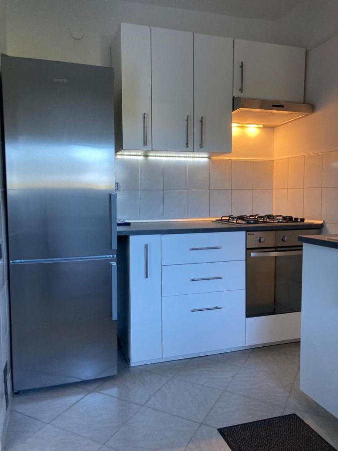 شقة لوسيا  في Apartma Mari المظهر الخارجي الصورة