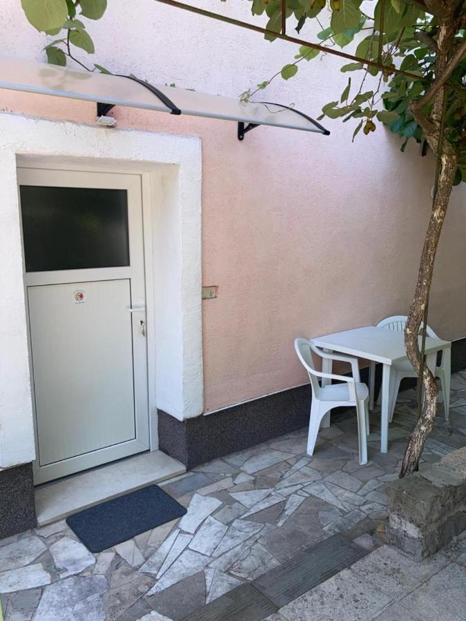 شقة لوسيا  في Apartma Mari المظهر الخارجي الصورة